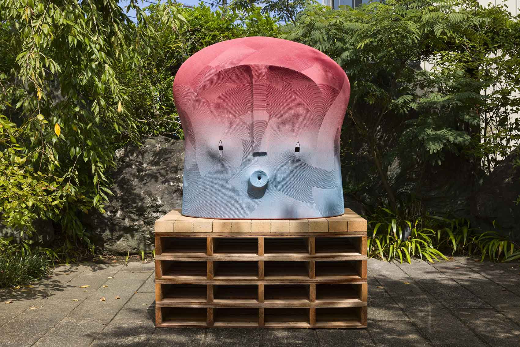 Iwamura En, Neo Jomon: Green Mask, 2024. Installation view from Go for kogei 2024, Piatto Suzuki Cinque, 2024.