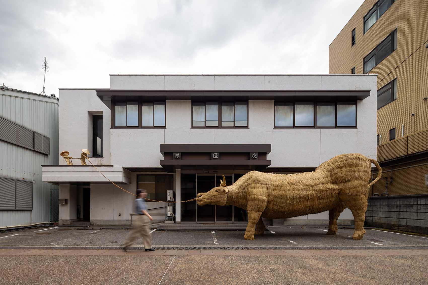 Matsumoto Yuma, Moo, 2025. Installation view from Go for kogei 2025, Former Hayashi Clinic, 2025.